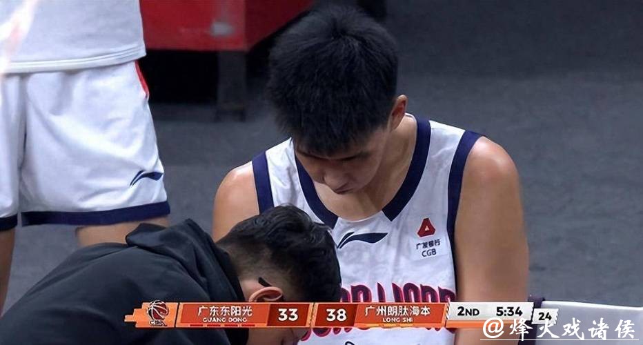 CBA广东德比广东宏远9385再次击败广州龙狮,取得赛季开局五连胜,杜锋证明徐昕多长时间上场都难阻宏远获胜 CBA广东德比广东宏远9385再次击败广州龙狮,取得赛季开局五连胜,杜锋证明徐昕多长时间上场都难阻宏远获胜